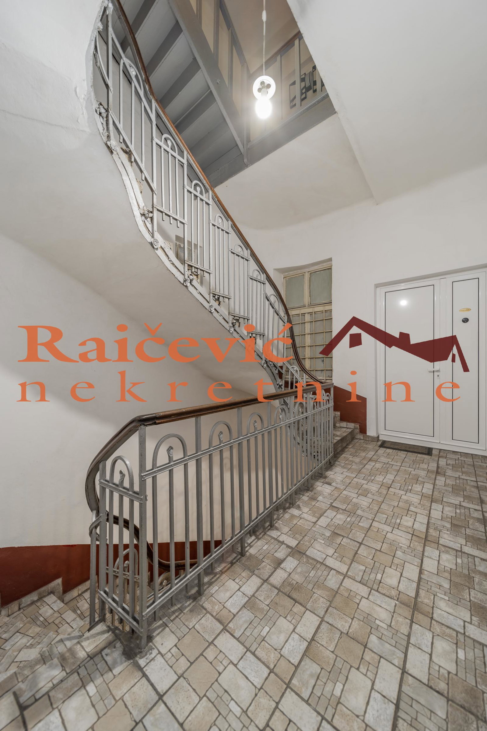 144600 Trosoban stan na prodaju, Centar, Beograd, 83m², 280.000 €