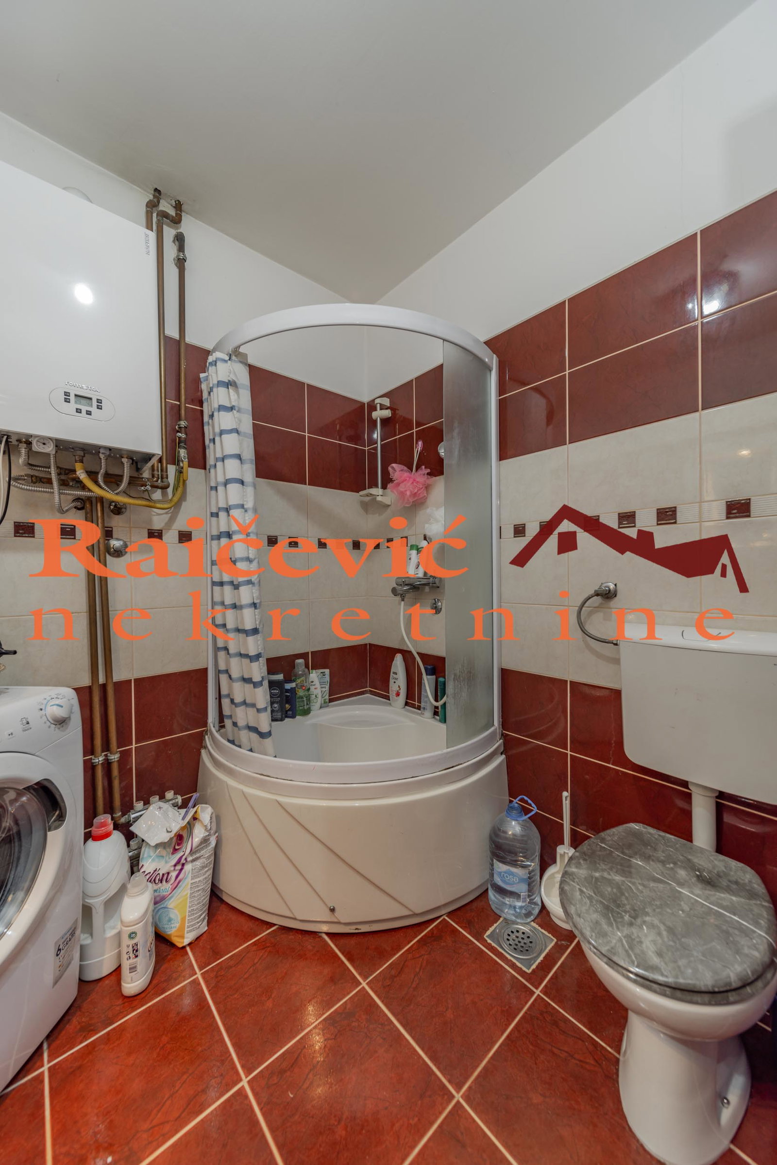 144975 Trosoban stan na prodaju, Petlovo Brdo, Beograd, 115m², 208.000 €