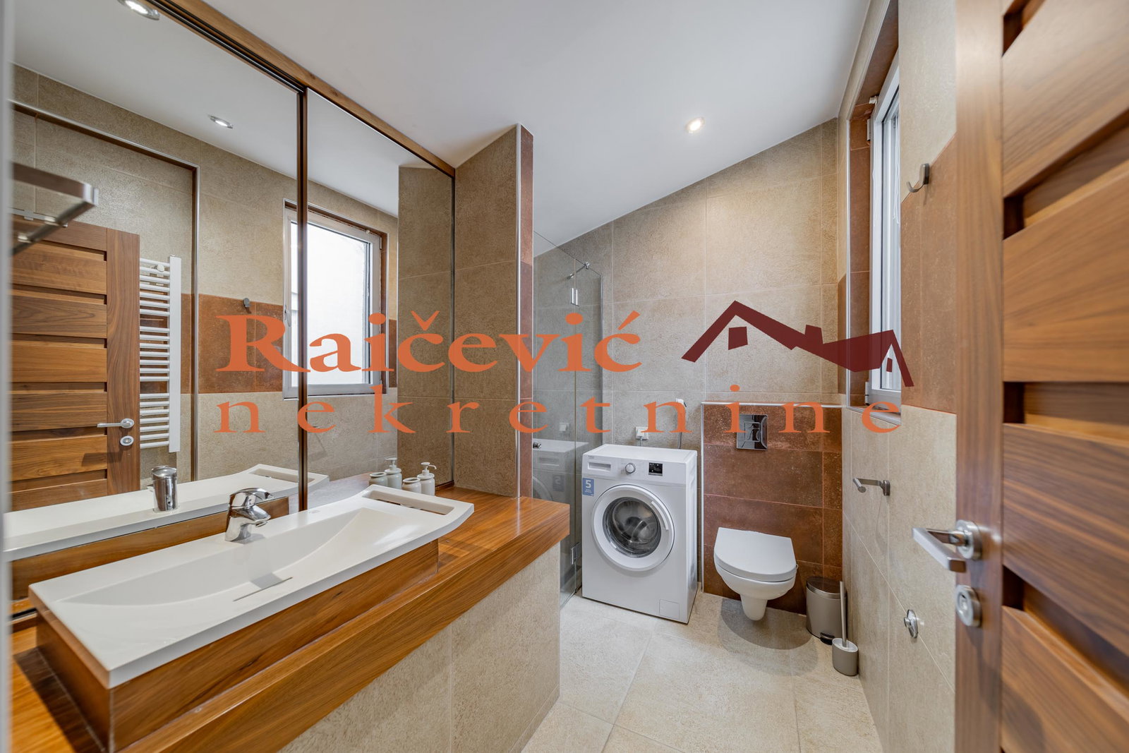 145019 Četvorosoban stan za izdavanje, Kalenić, Beograd, 120m², 2.500 €/mes