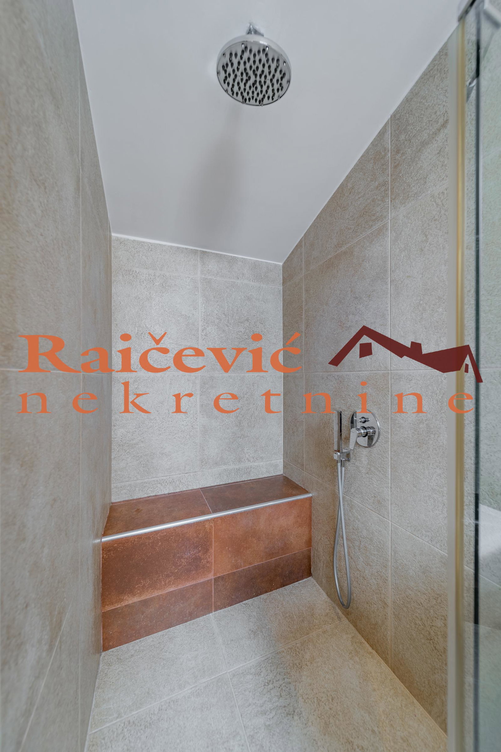 145020 Četvorosoban stan za izdavanje, Kalenić, Beograd, 120m², 2.500 €/mes