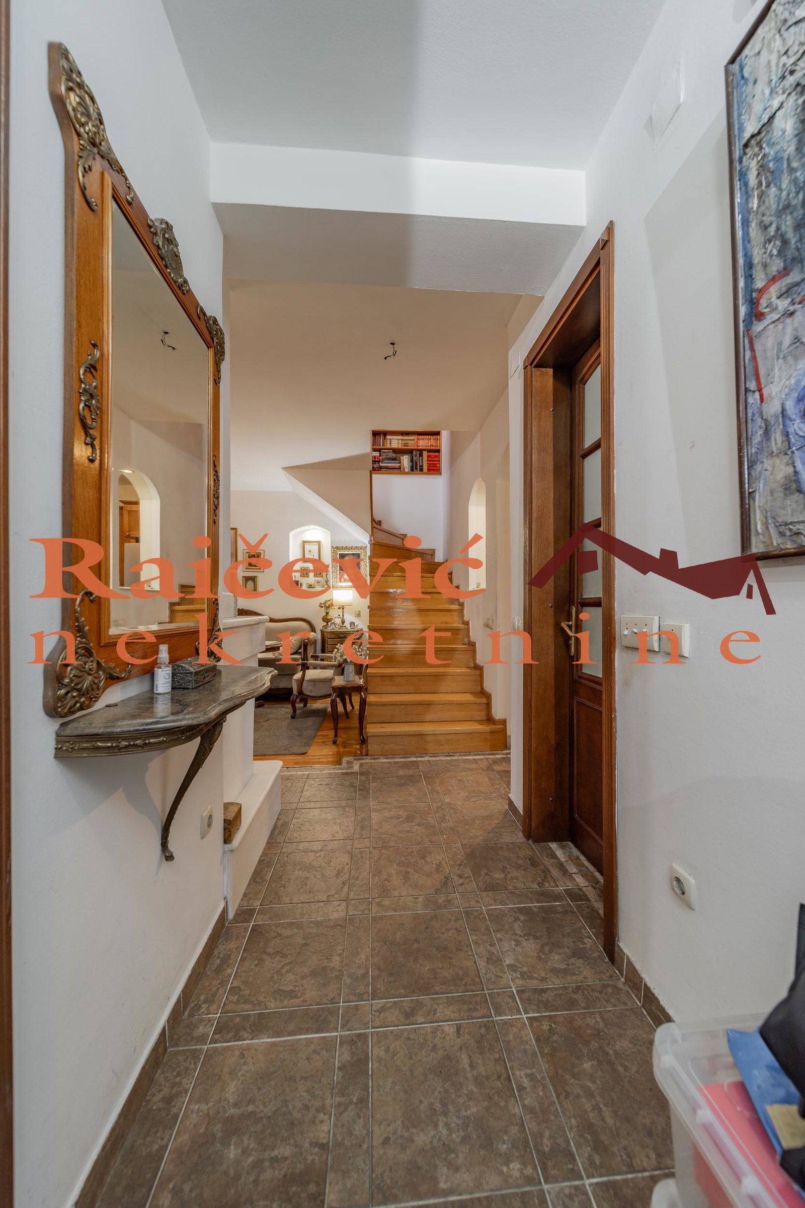 145570 Petosoban stan na prodaju, Centar, Beograd, 108m², 465.000 €