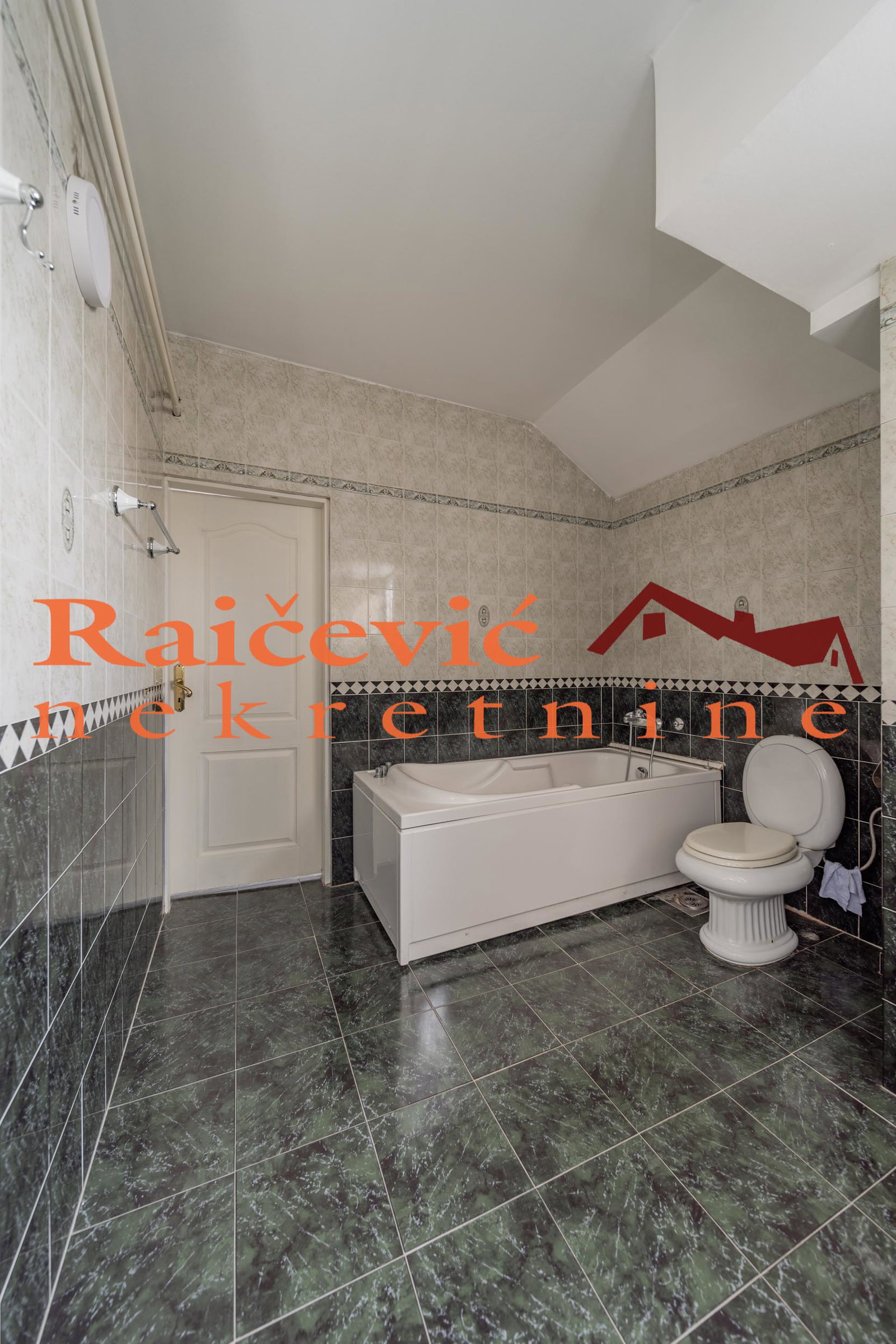 Četvorosoban stan za izdavanje, Autokomanda, Beograd, 176m², 1.500 €/mes