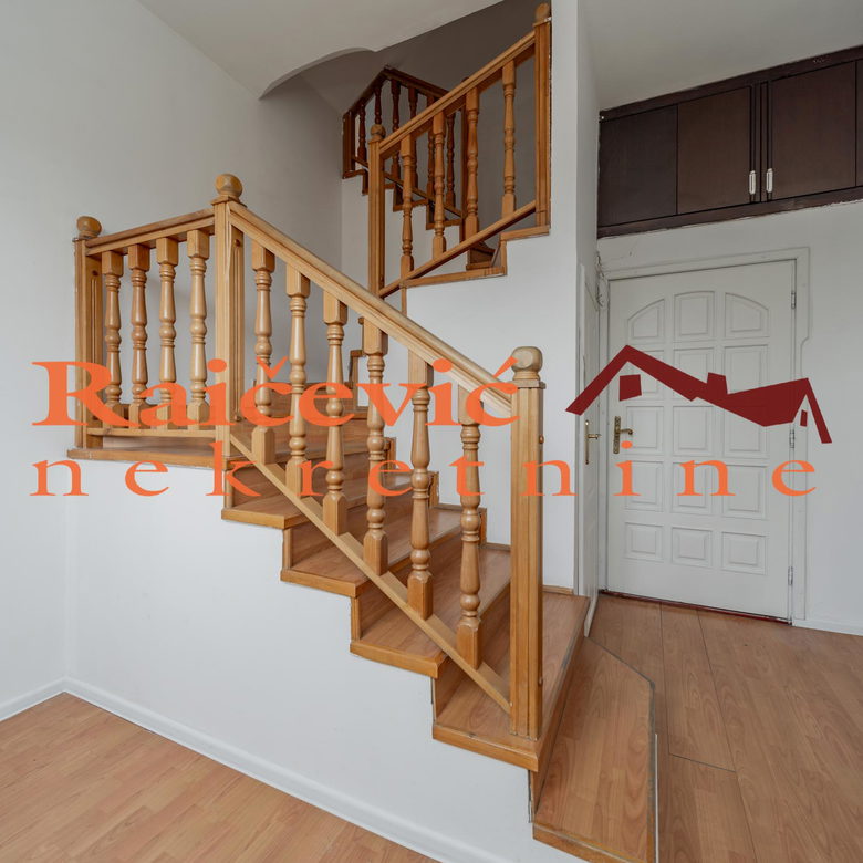 Četvorosoban stan za izdavanje, Autokomanda, Beograd, 176m², 1.500 €/mes