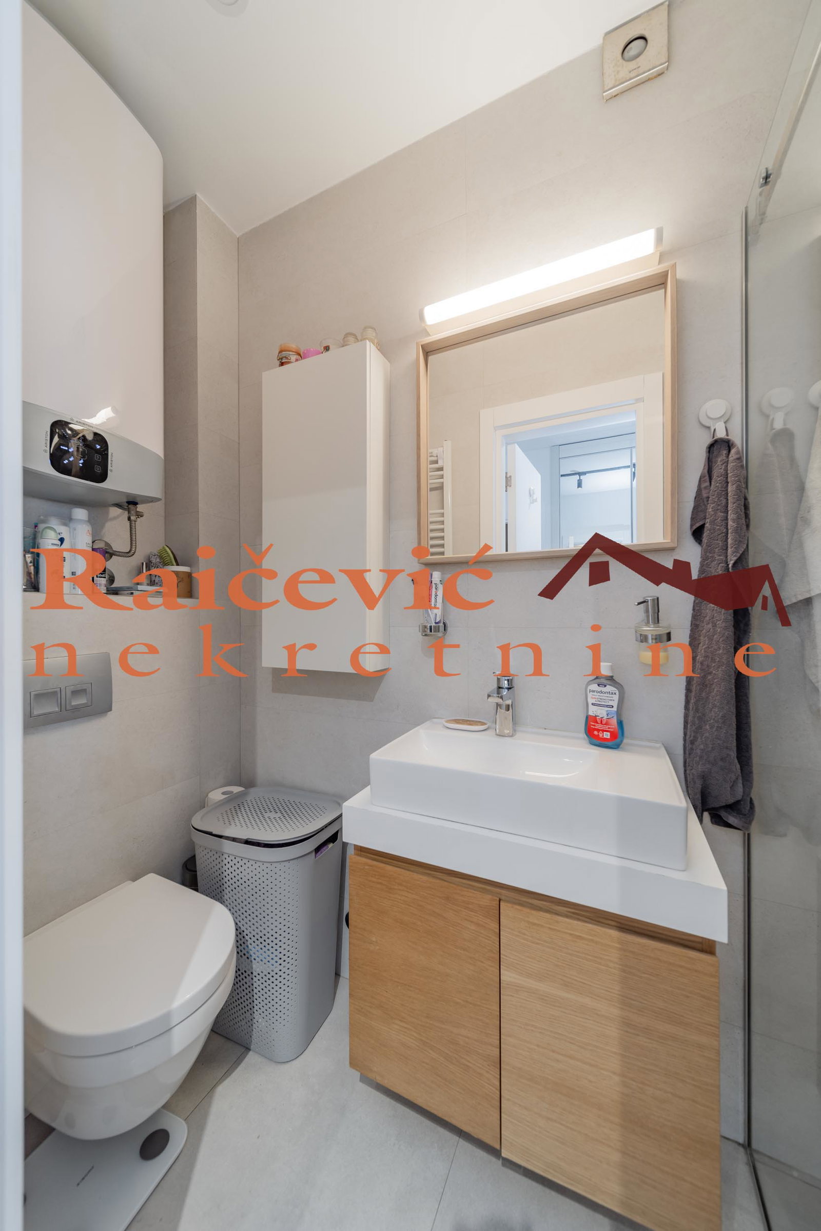 145925 Četvorosoban stan na prodaju, Lekino Brdo, Beograd, 93m², 470.000 €