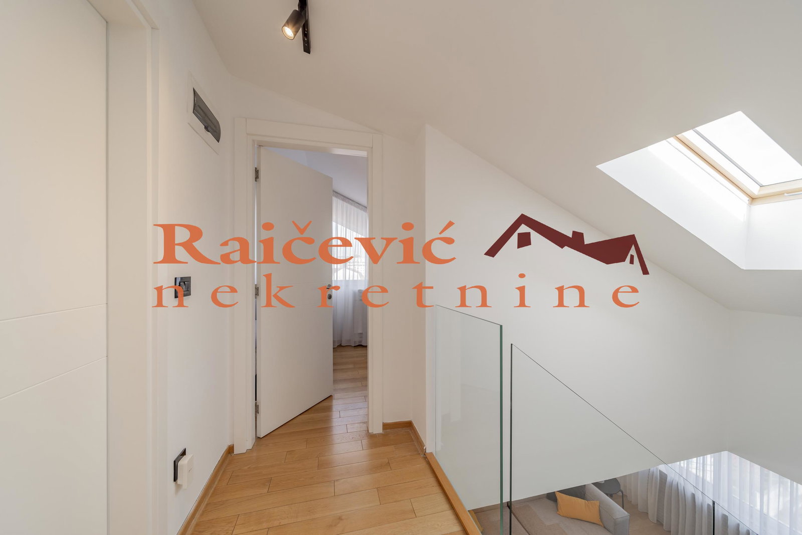 145928 Četvorosoban stan na prodaju, Lekino Brdo, Beograd, 93m², 470.000 €