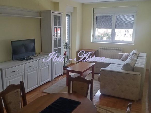 Dvosoban stan za izdavanje, Đeram Pijaca, Beograd, 55m², 600 €/mes