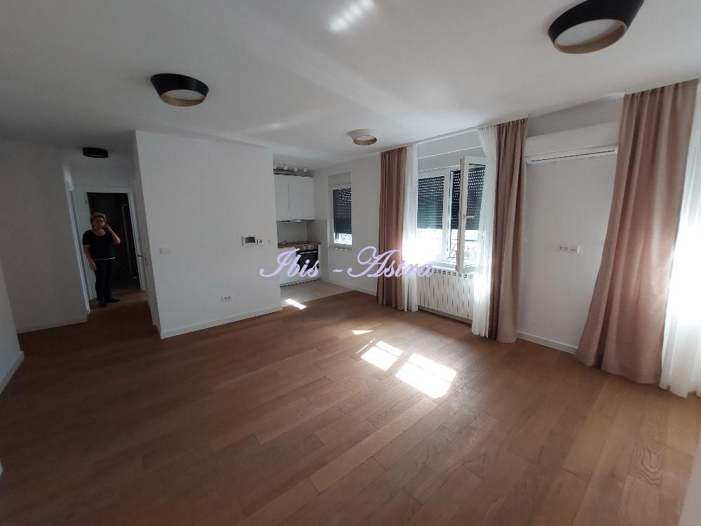 Stan Izdavanje Beograd Hram Svetog Save 73 m2