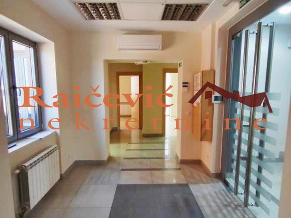 Lokal Izdavanje Beograd Centar (Čukarica) 210 m2