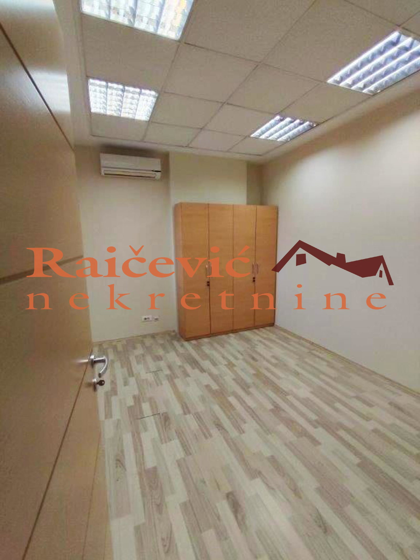Lokal Izdavanje Beograd Lokal Izdavanje Beograd Centar (Čukarica) 210 m2