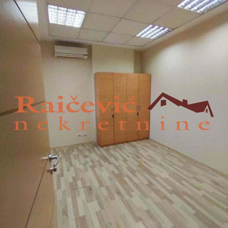 Lokal Izdavanje Beograd Centar (Čukarica) 210 m2