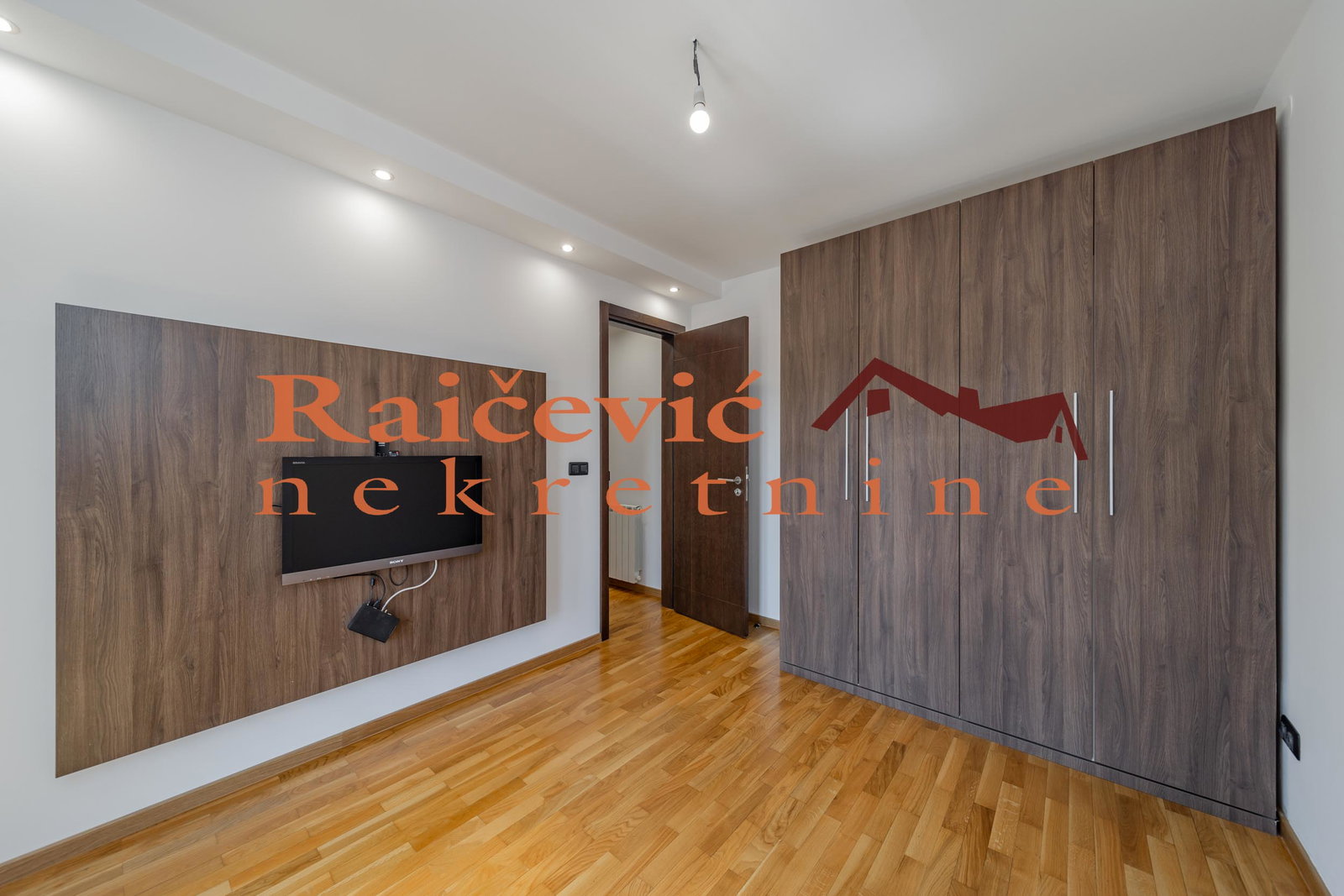 Četvorosoban stan na prodaju, Voždovac, Beograd, 132m², 309.000 €