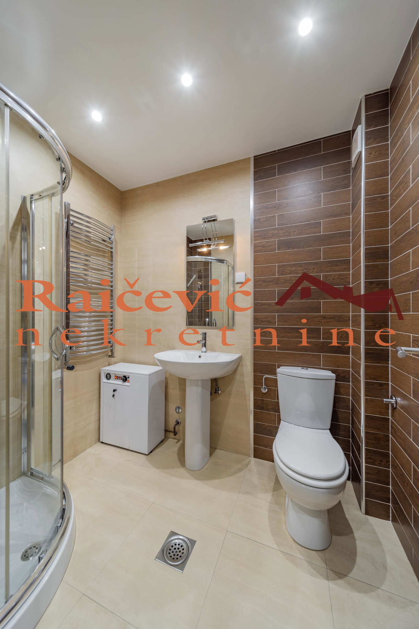 Četvorosoban stan na prodaju, Voždovac, Beograd, 132m², 309.000 €