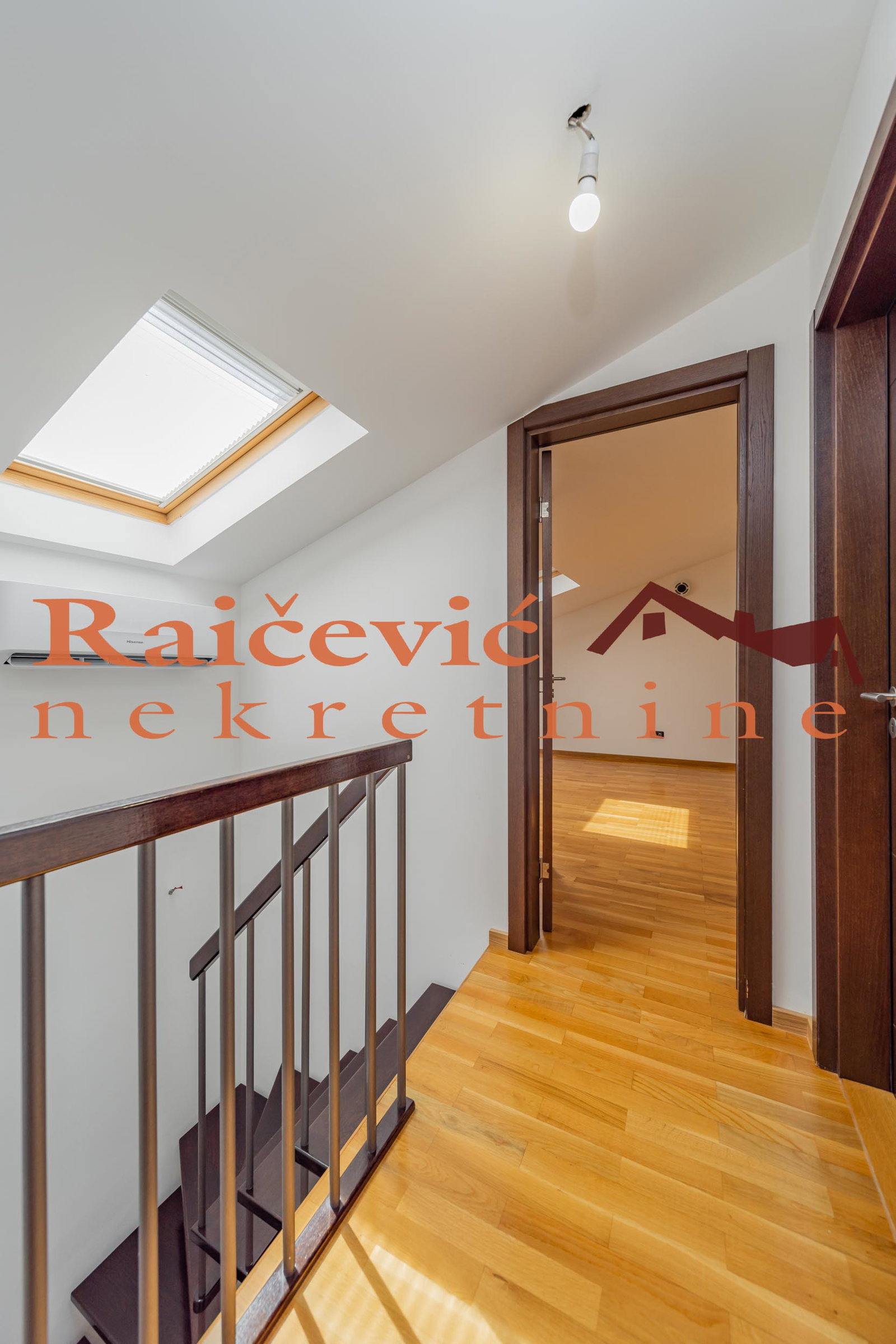 Četvorosoban stan na prodaju, Voždovac, Beograd, 132m², 309.000 €