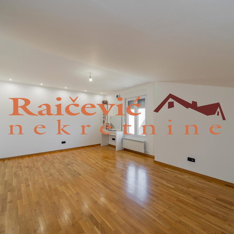 Četvorosoban stan na prodaju, Voždovac, Beograd, 132m², 309.000 €