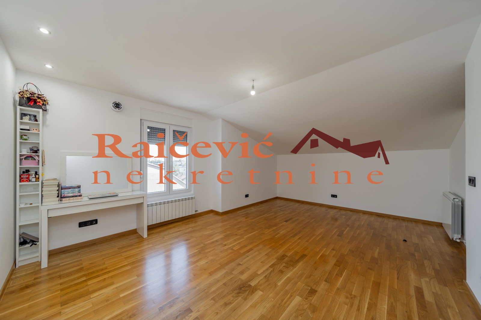 Četvorosoban stan na prodaju, Voždovac, Beograd, 132m², 309.000 €