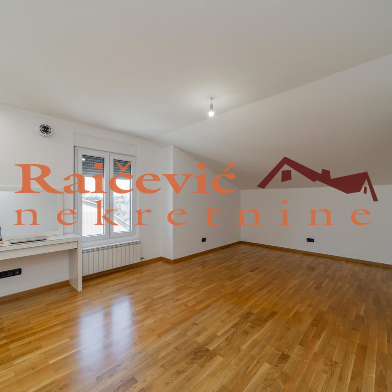 Četvorosoban stan na prodaju, Voždovac, Beograd, 132m², 309.000 €