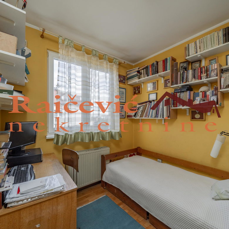 Četvorosoban stan na prodaju, Karaburma, Beograd, 93m², 219.000 €