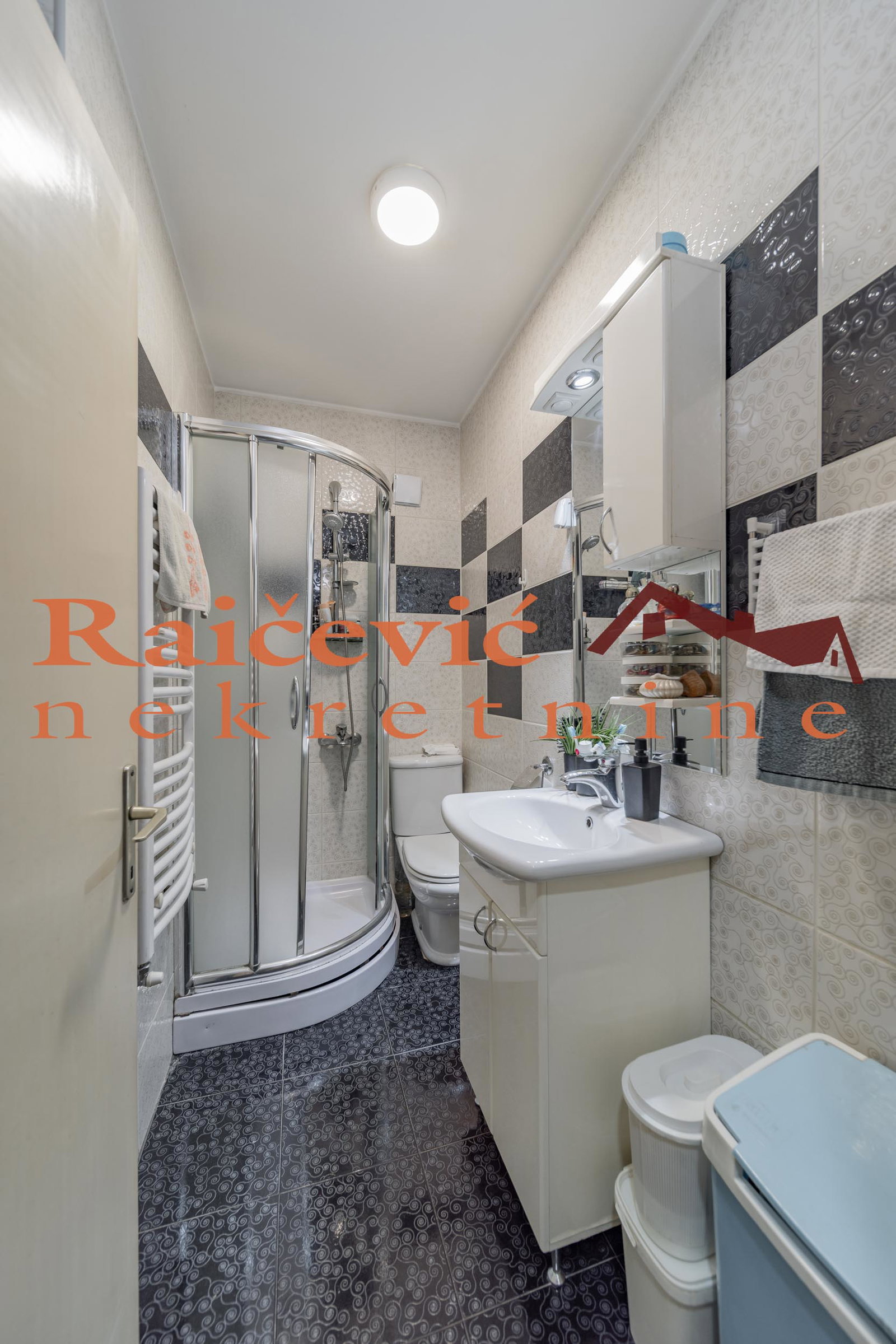 147962 Četvorosoban stan na prodaju, Karaburma, Beograd, 93m², 219.000 €
