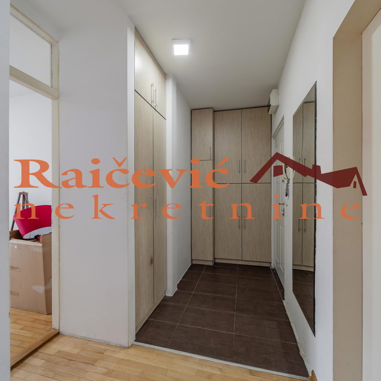 Četvorosoban stan na prodaju, Karaburma, Beograd, 93m², 219.000 €