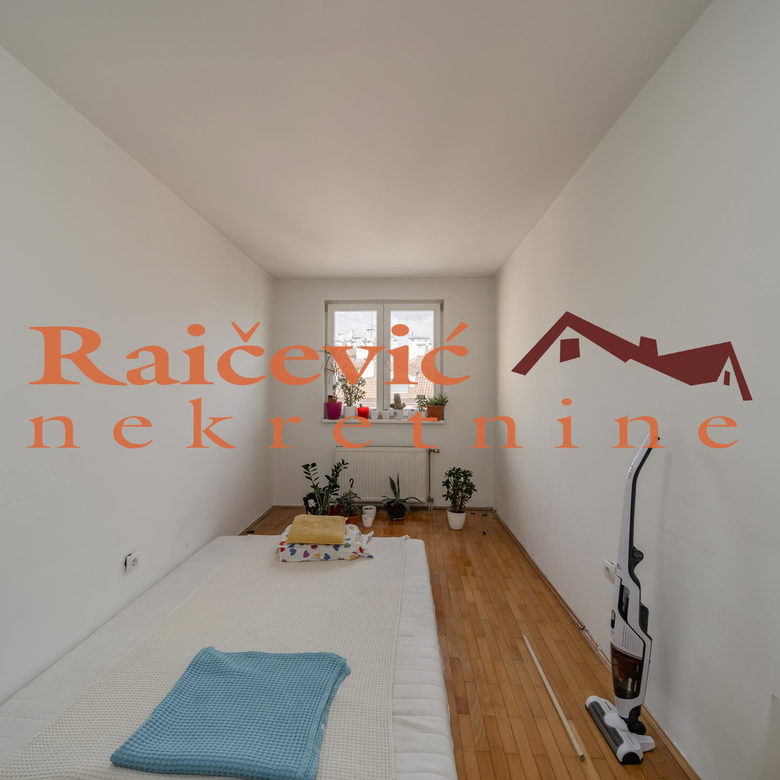 Četvorosoban stan na prodaju, Karaburma, Beograd, 93m², 219.000 €