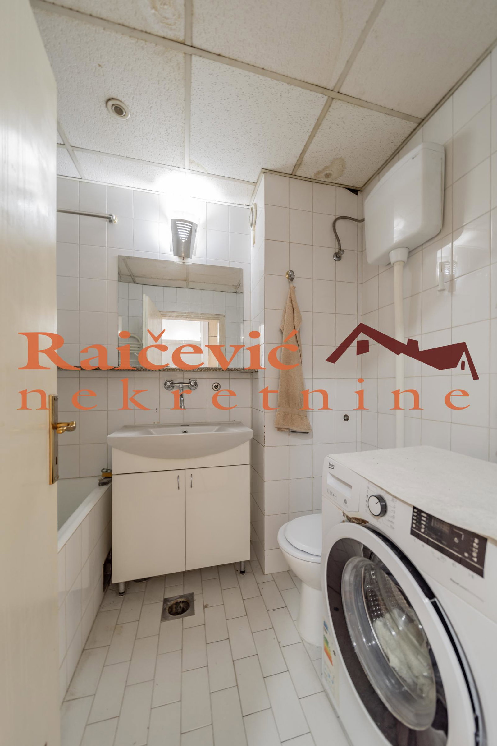 147969 Četvorosoban stan na prodaju, Karaburma, Beograd, 93m², 219.000 €