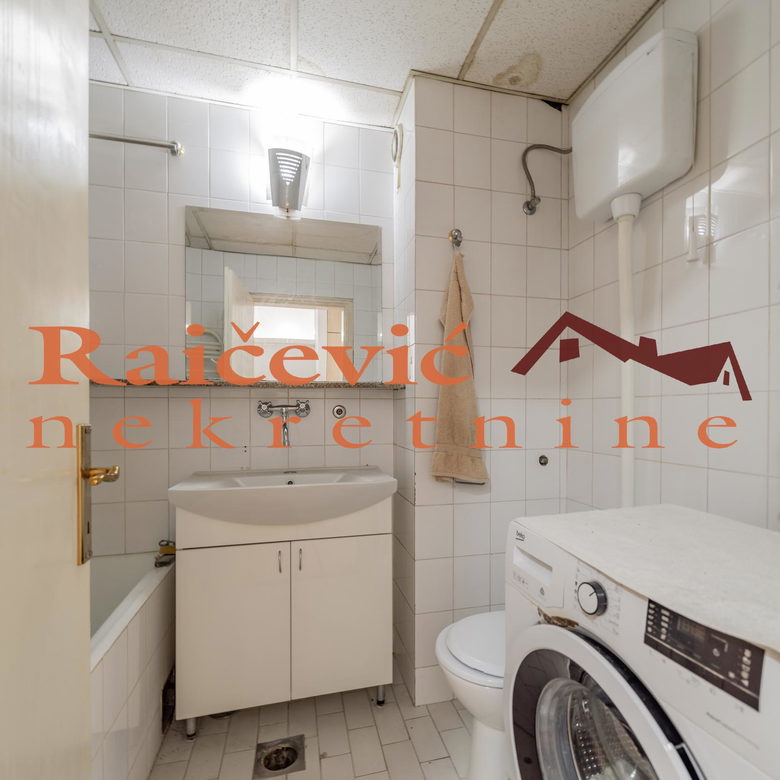 Četvorosoban stan na prodaju, Karaburma, Beograd, 93m², 219.000 €