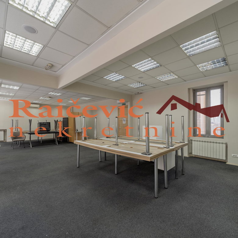 Lokal Izdavanje Beograd Centar (Čukarica) 216 m2