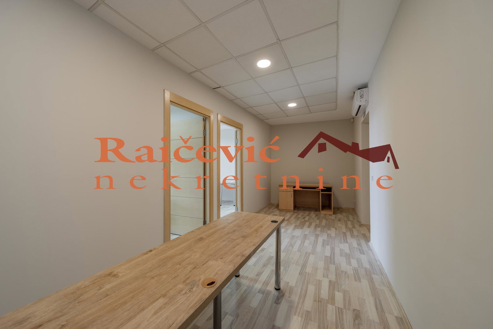 147996 Lokal Izdavanje Beograd Centar (Čukarica) 216 m2