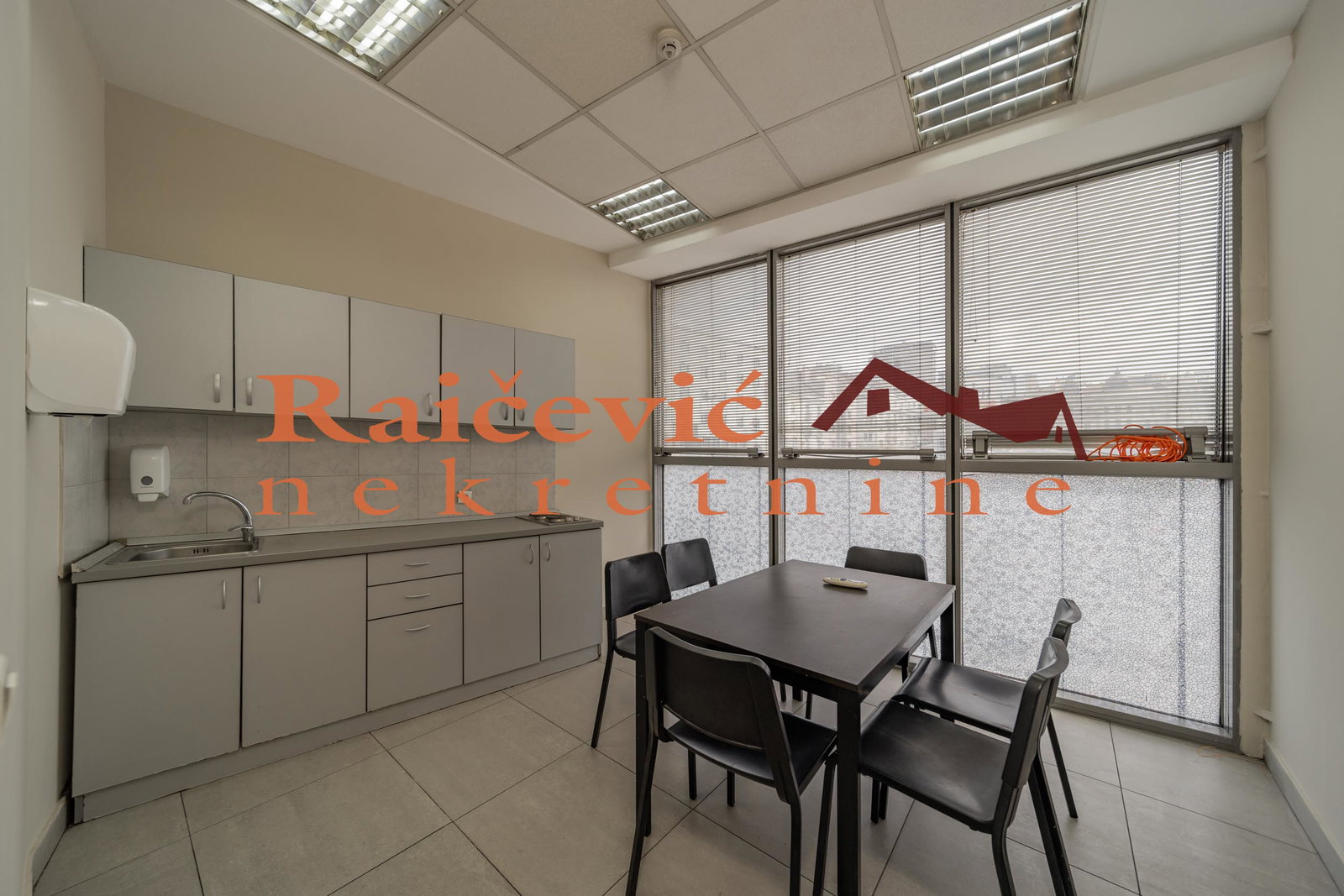 148003 Lokal za izdavanje, Centar, Beograd, 216m², 3.600 €/mes