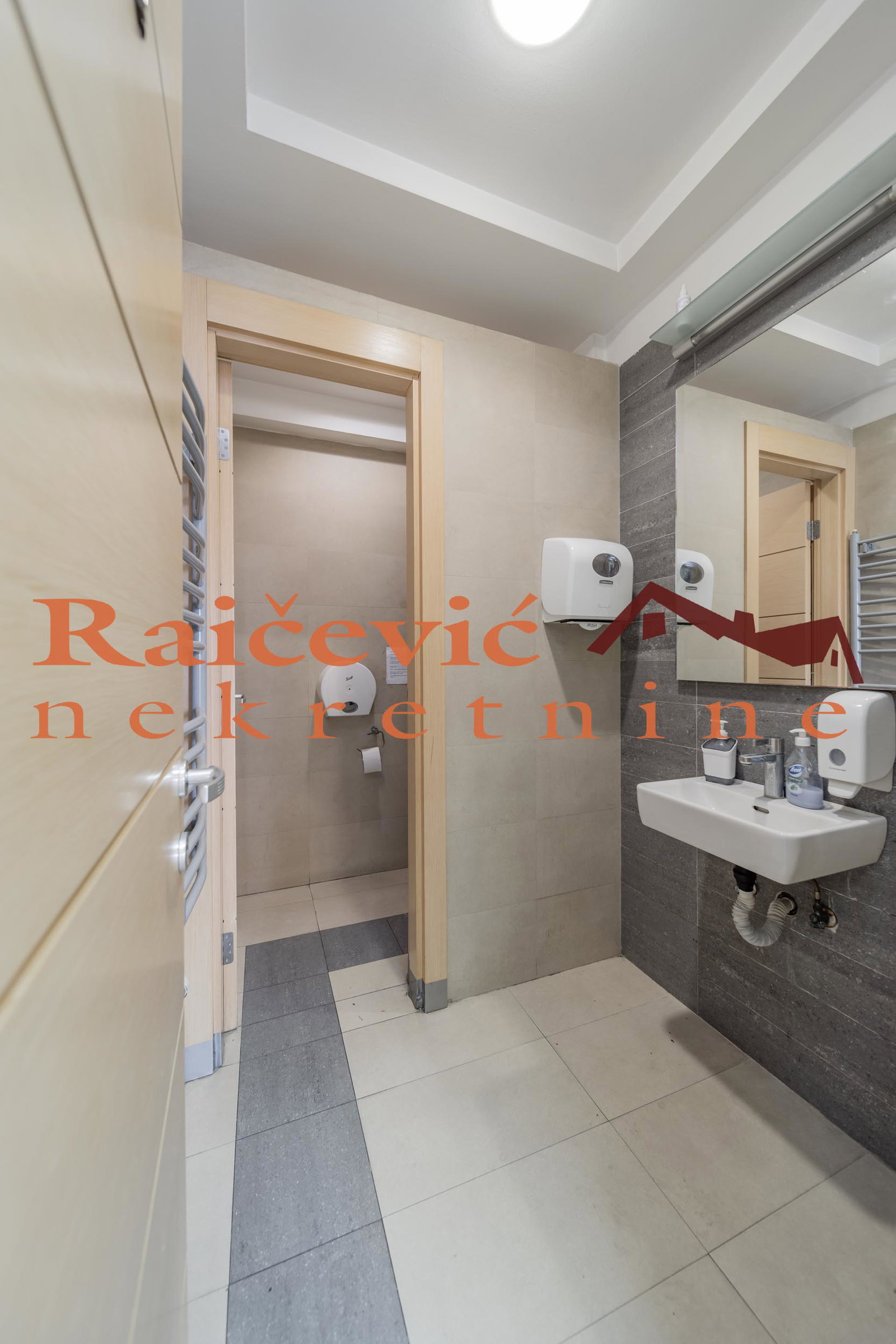 148007 Lokal za izdavanje, Centar, Beograd, 216m², 3.600 €/mes