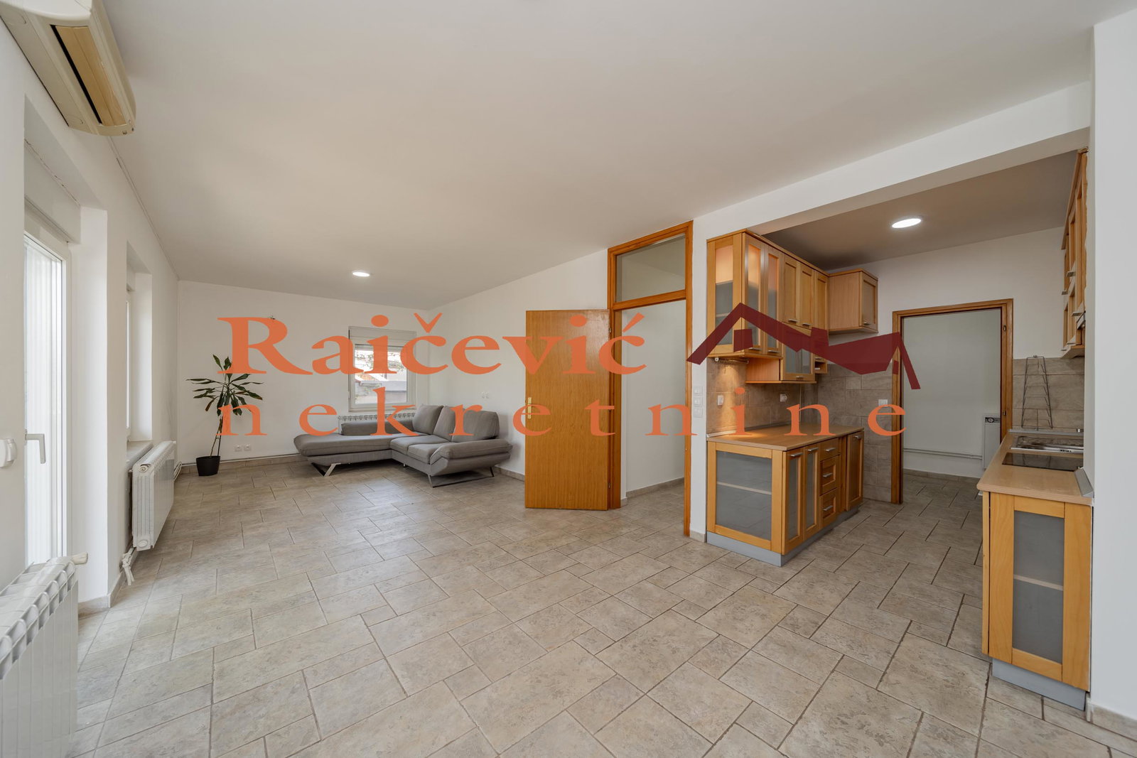 Stan Prodaja Beograd Kluz 90 m2