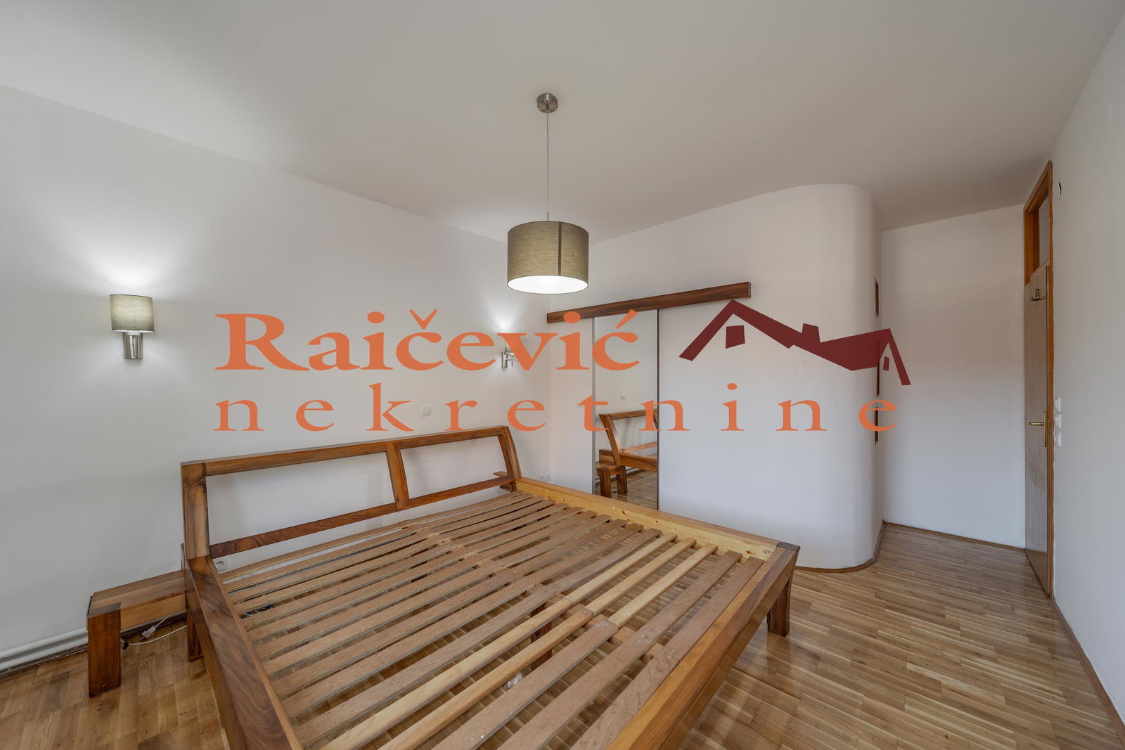 Trosoban stan na prodaju, Kluz, Beograd, 90m², 263.000 €