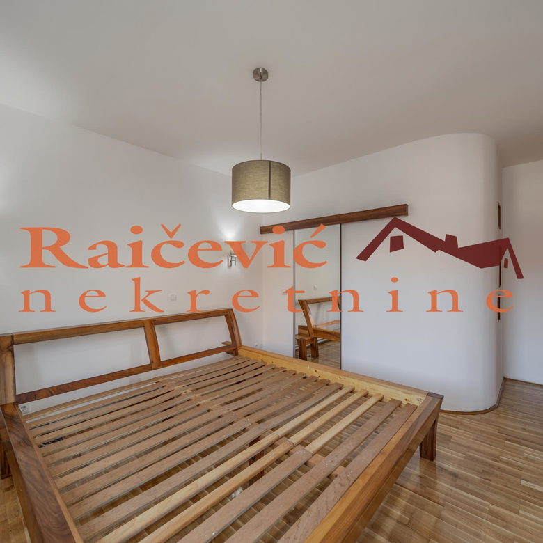 Trosoban stan na prodaju, Kluz, Beograd, 90m², 263.000 €