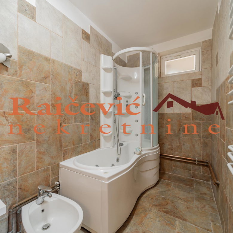 Trosoban stan na prodaju, Kluz, Beograd, 90m², 263.000 €