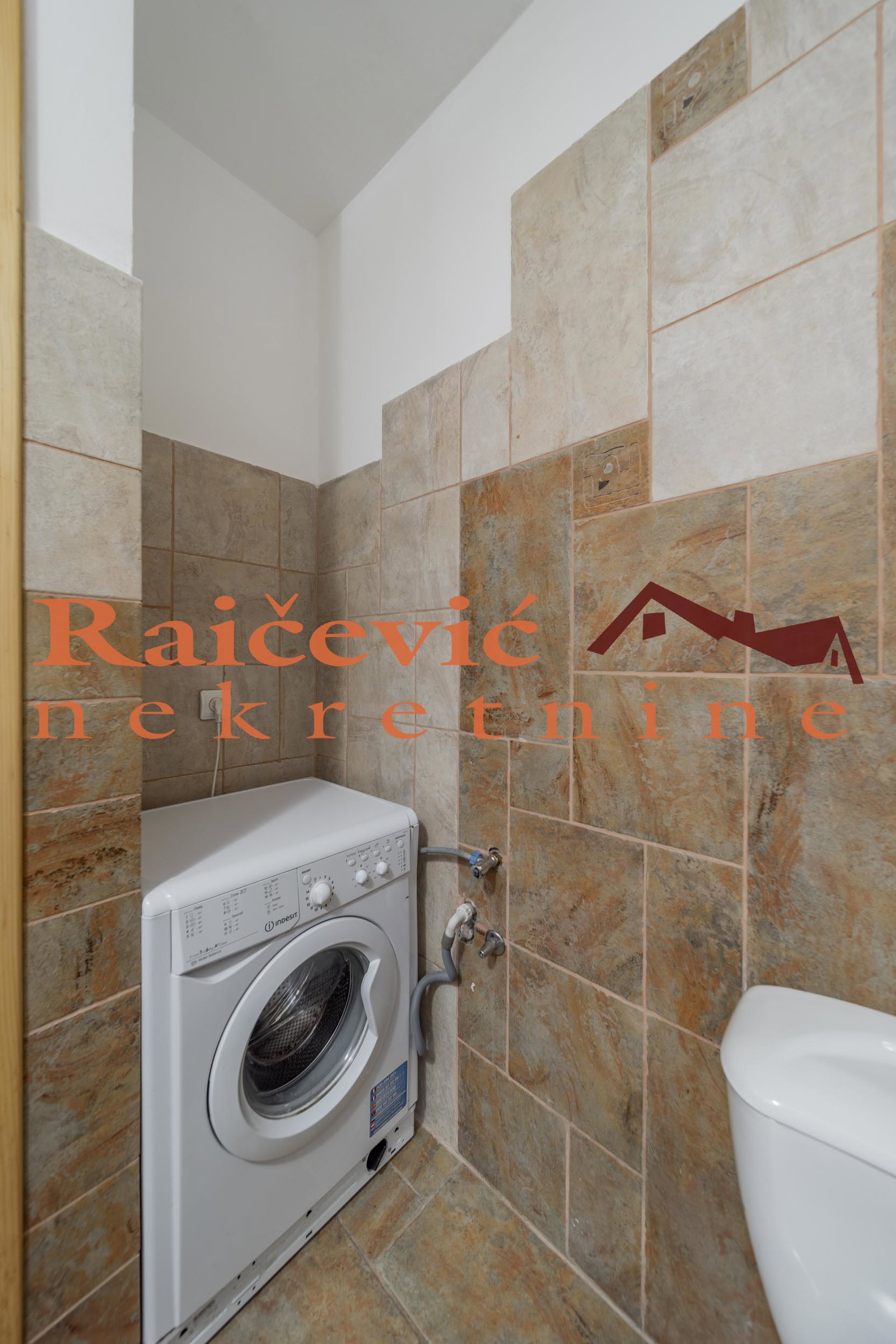 Trosoban stan na prodaju, Kluz, Beograd, 90m², 263.000 €