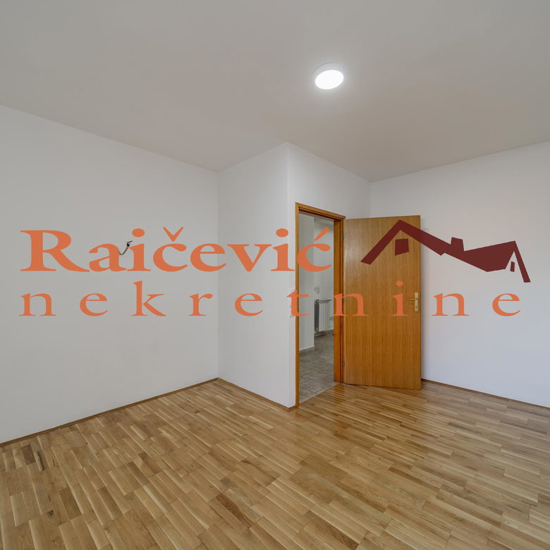 Trosoban stan na prodaju, Kluz, Beograd, 90m², 263.000 €
