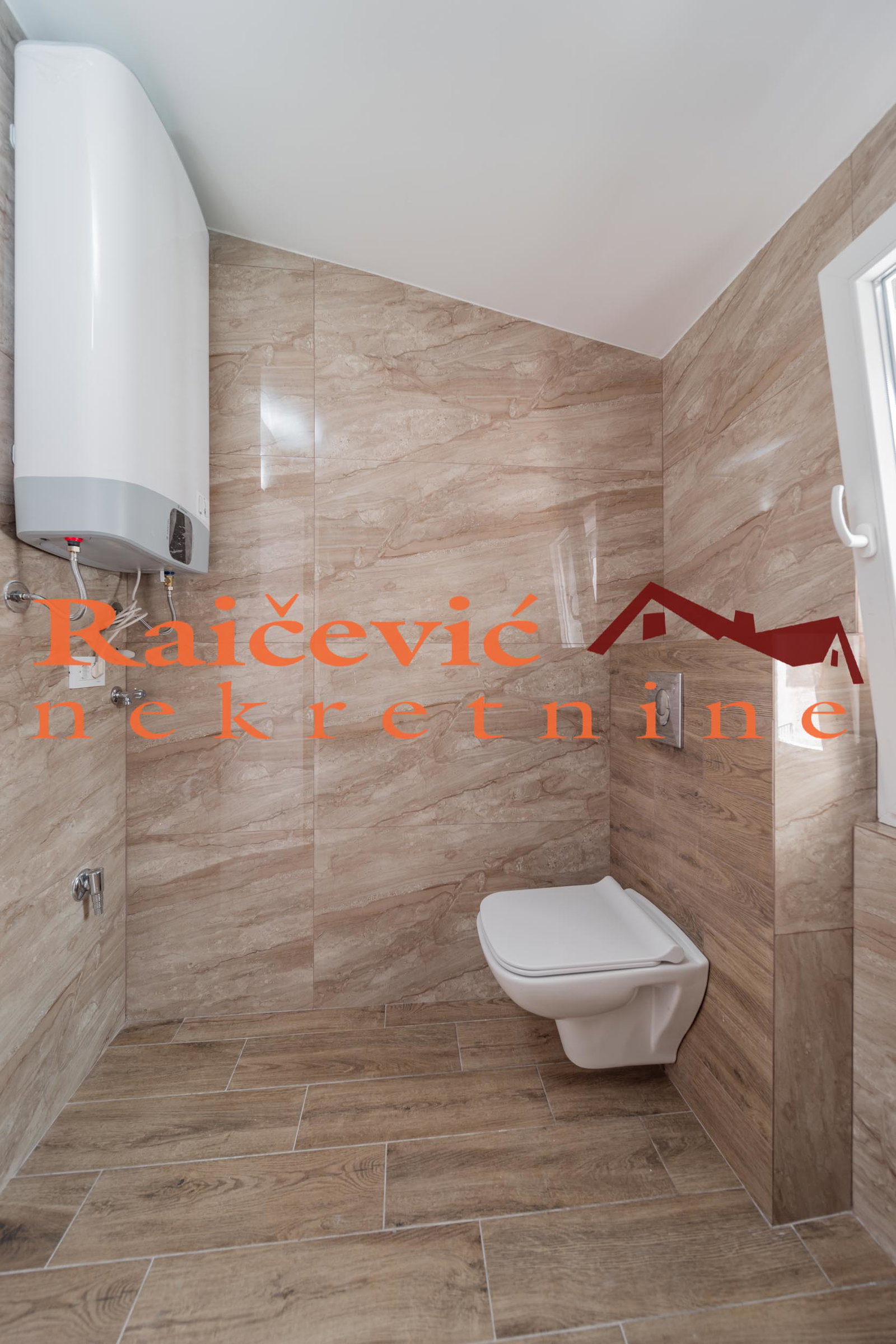 148082 Trosoban stan na prodaju, Profesorska Kolonija, Beograd, 83m², 237.500 €