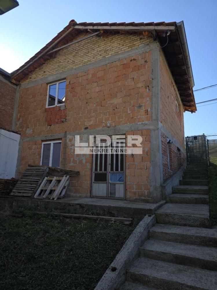 Kuća na prodaju, Zuce, Beograd, 247m², 170.000 €