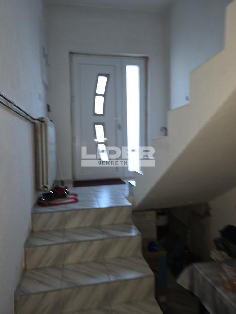 Kuća Prodaja Beograd Zuce 247 m2