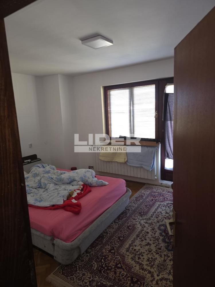 Kuća Prodaja Beograd Zuce 247 m2