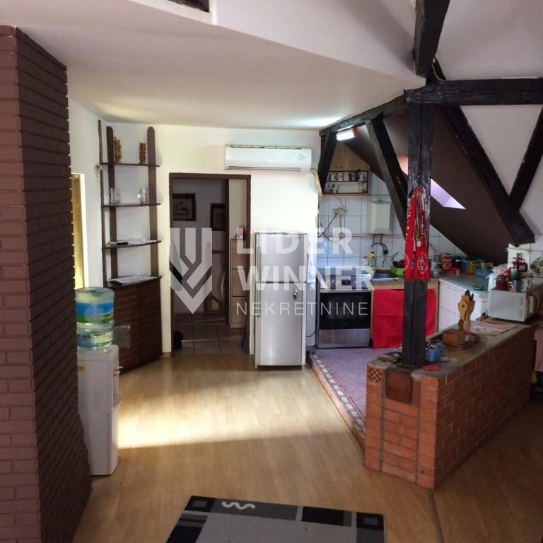 Petosoban stan na prodaju, Kosančićev Venac, Beograd, 82m², 290.000 €