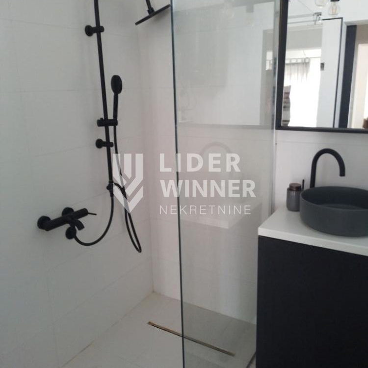 Petosoban stan za izdavanje, Đeram Pijaca, Beograd, 130m², 1.400 €/mes