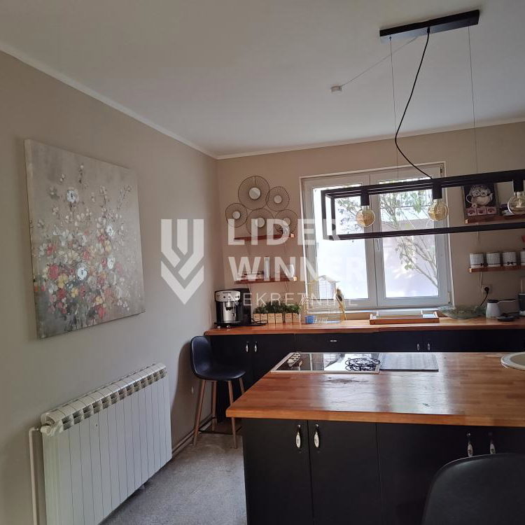 Kuća na prodaju, Ugrinovci, Beograd, 340m², 340.000 €