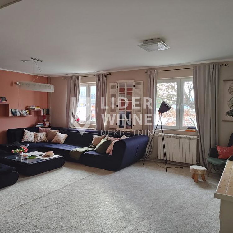 Kuća na prodaju, Ugrinovci, Beograd, 340m², 340.000 €