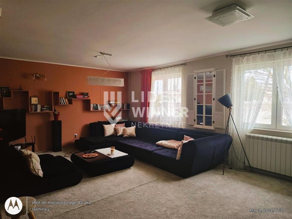 Kuća Prodaja Beograd Ugrinovci 340 m2