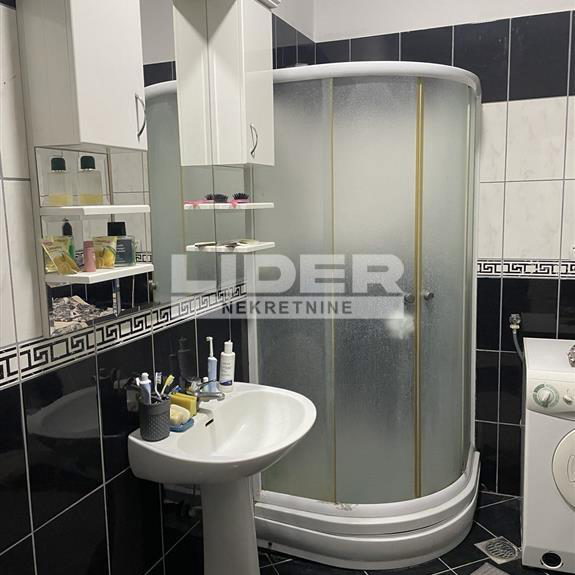 Kuća Prodaja Opovo  347 m2