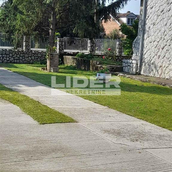 Kuća Prodaja Opovo  347 m2