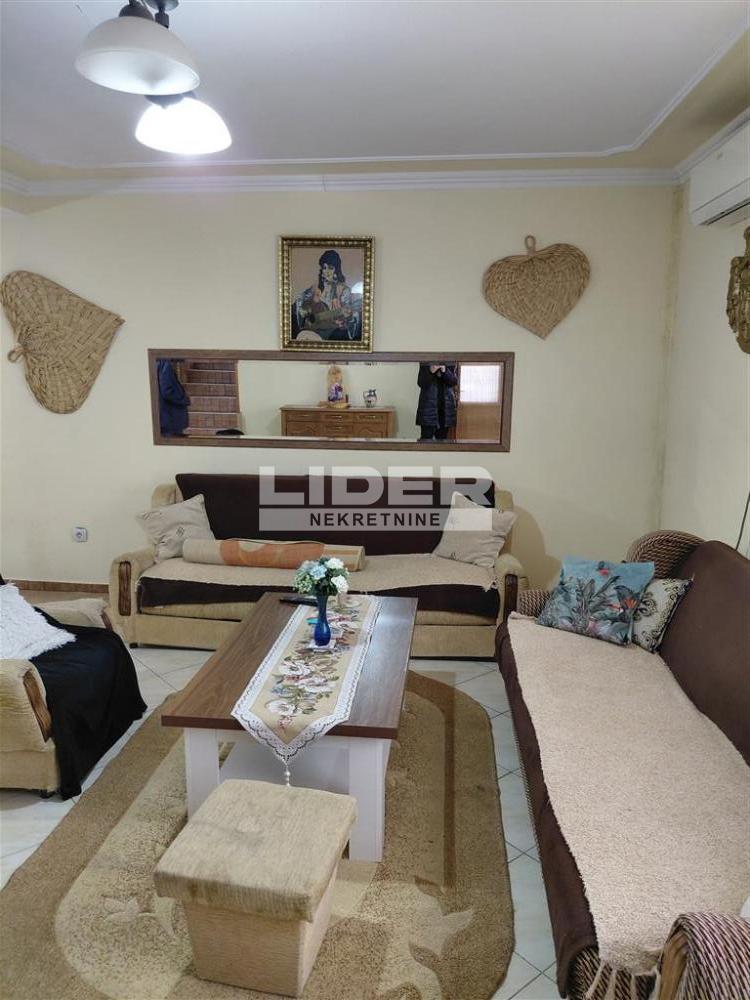 Kuća na prodaju, Šimanovci, Pećinci, 200m², 250.000 €