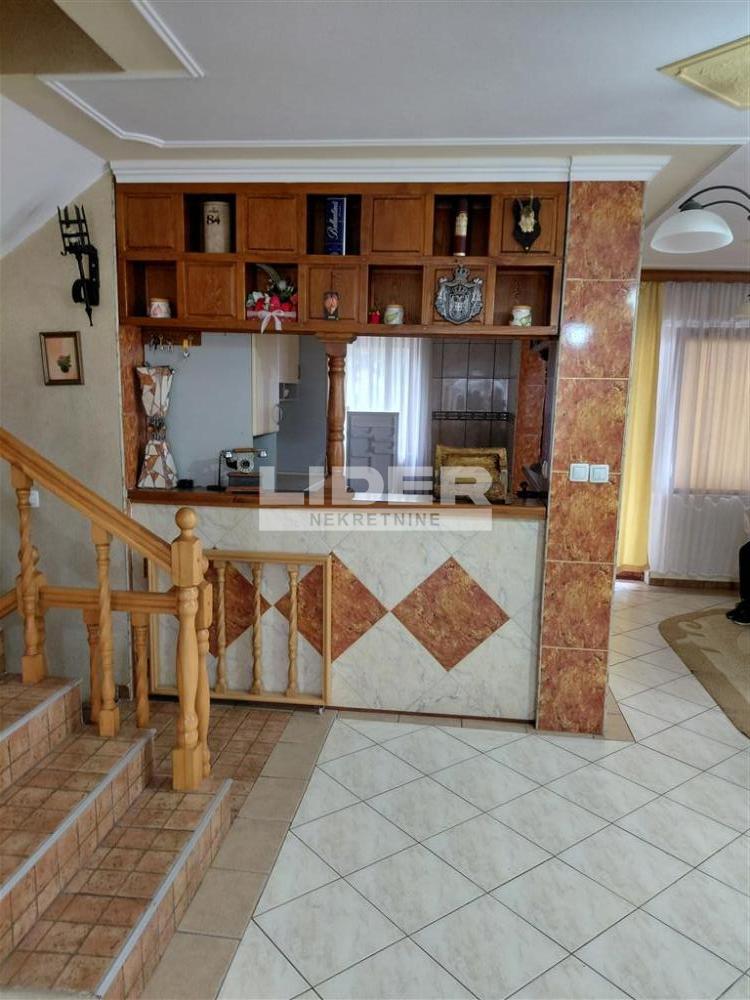 Kuća Prodaja Pećinci Kuća Prodaja Pećinci 200 m2