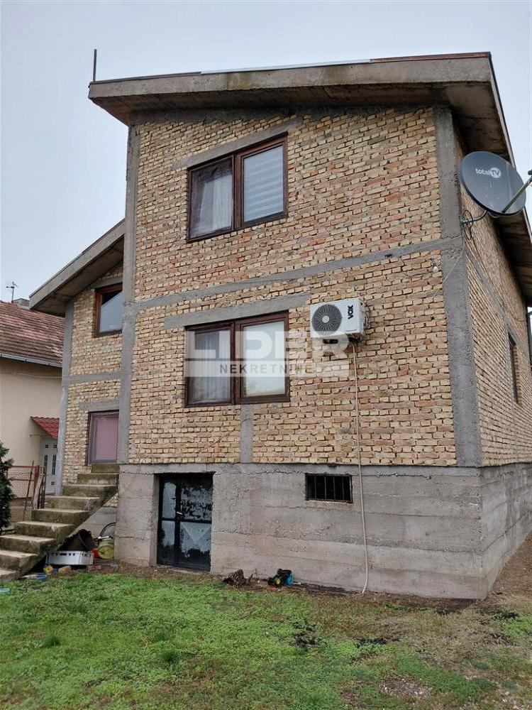 Kuća Prodaja Pećinci Kuća Prodaja Pećinci 200 m2
